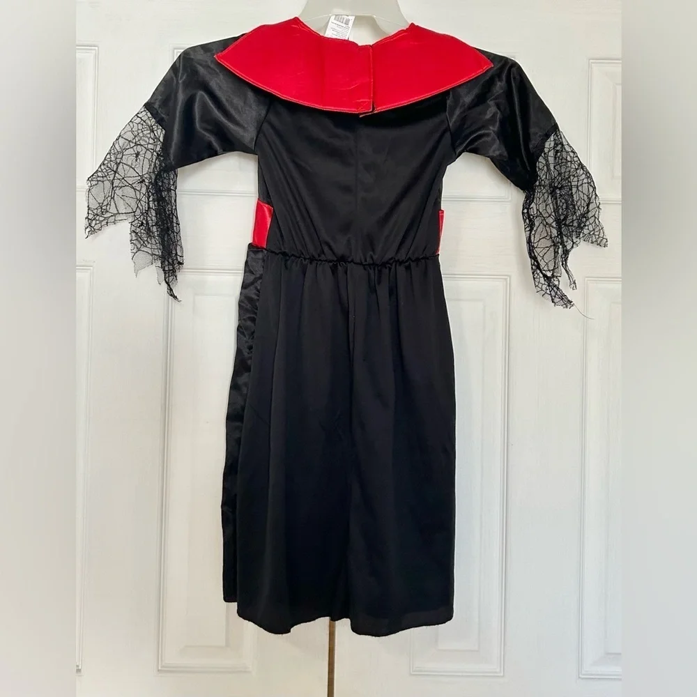 Costume vampire/witch girls size 6/6x dress up